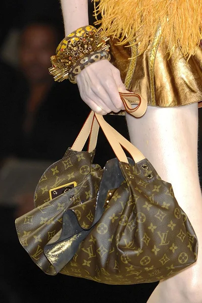Look 27